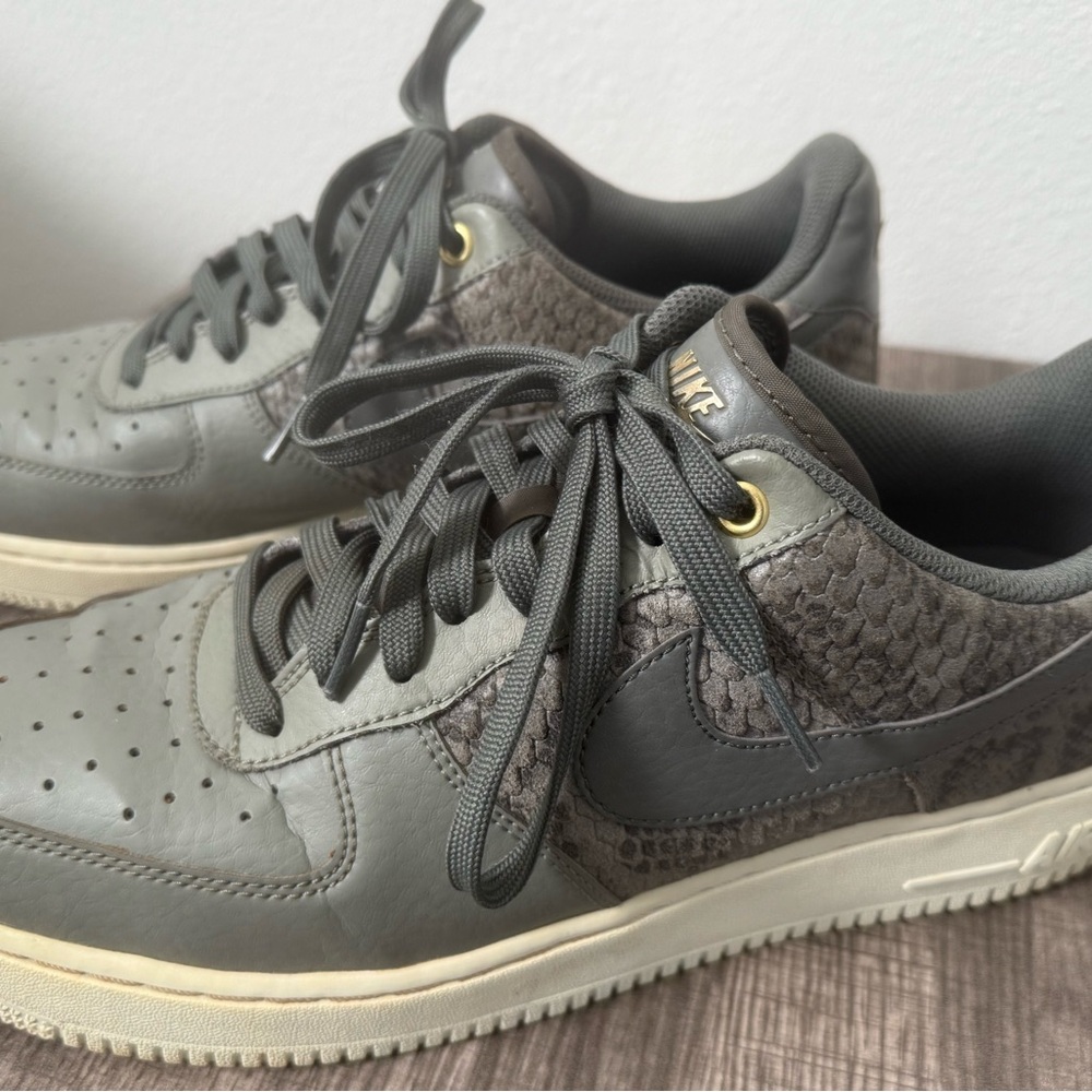 Men’s Nike Air Force 1 07 LV8 Low River Rock Dark Stucco Sneakers